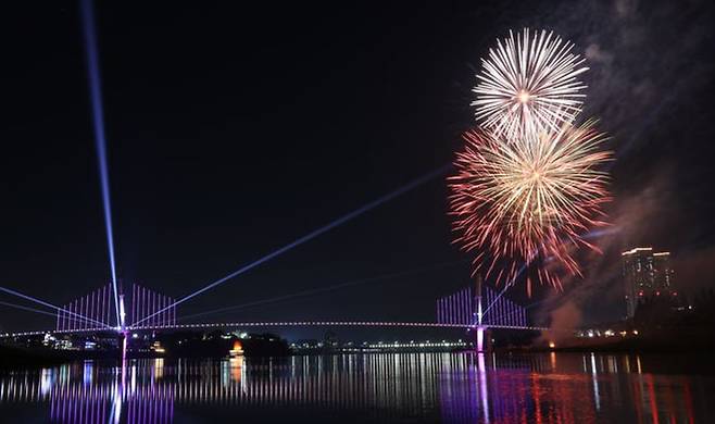 남한강 출렁다리 불꽃쇼