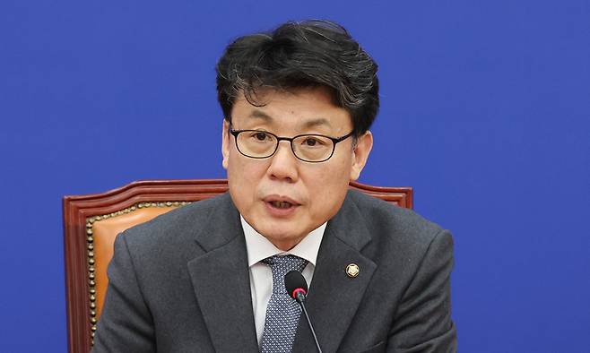 더불어민주당 중앙선대위 진성준 정책본부장. 연합뉴스