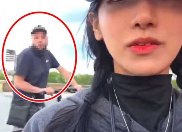 프랑스 남성(왼쪽)이 한국인 여성 스트리머를 조롱하는 모습. 서경덕 성신여대 교수 제공