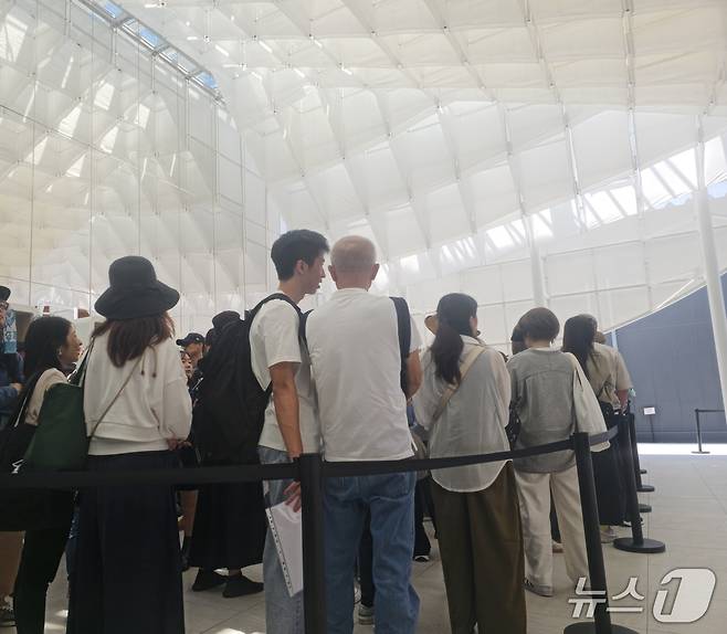 오사카 엑스포 한국관 입장을 대기하는 관람객들. 2025.05.13 ⓒ 뉴스1 김승준 기자