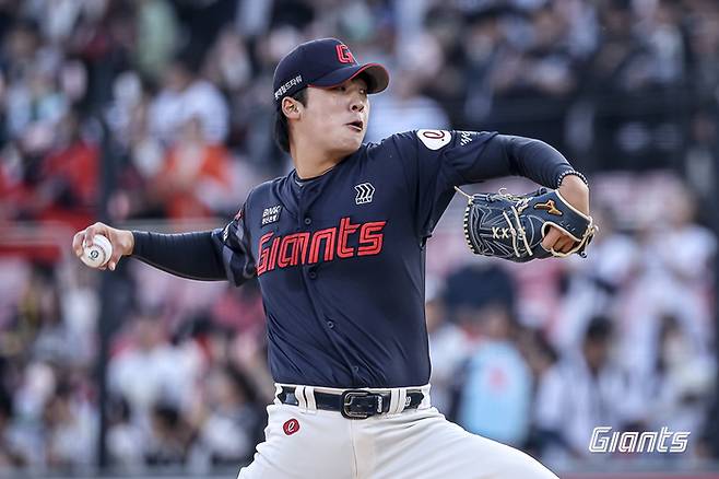 롯데 이민석이 11일 수원케이티위즈파크에서 열린 2025 KBO리그 KT와 더블헤더 2차전에 선발 등판해 역투하고 있다. 사진 | 롯데 자이언츠