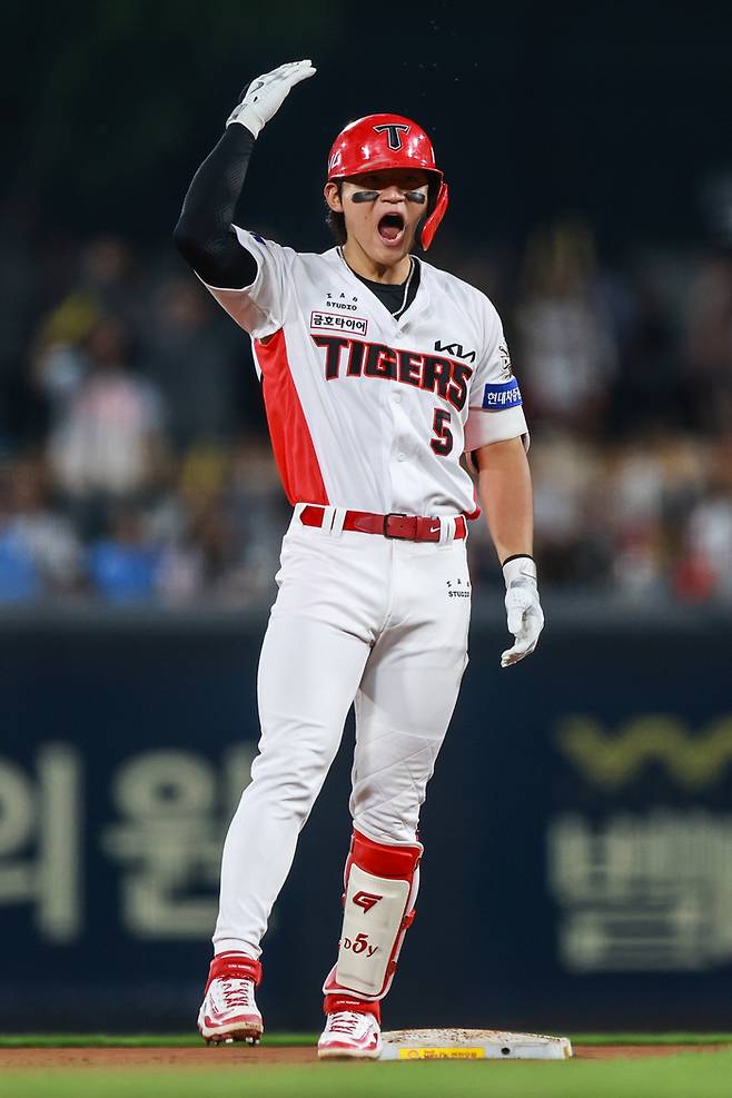 KIA 김도영이 13일 광주-기아 챔피언스 필드에서 열린 2025 KBO리그 롯데전에서 5회말 2타점 2루타를 터뜨린 후 환호하고 있다. 사진 | KIA 타이거즈