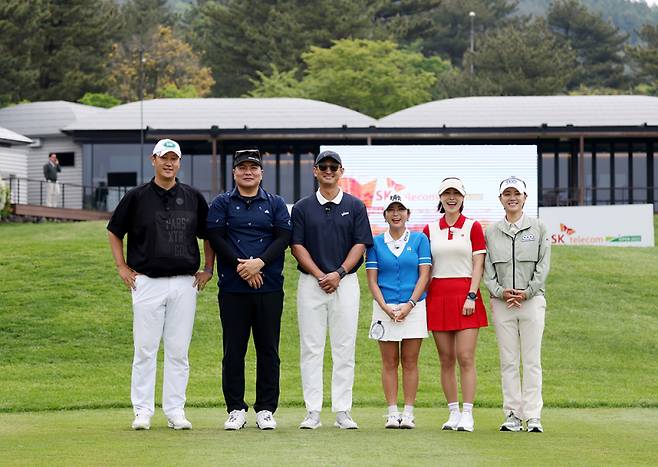 이대호, 김태균, 박용택, 이보미, 김하늘, 최나연.&nbsp; &nbsp; 사진=KPGA 제공