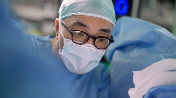 건강한 삶을 영위하기 위한 기본 조건은 잘 먹고, 잘 자고, 잘 싸는 것이다. 이 중 한 가지라도 제대로 이뤄지지 않으면 몸에는 치명적인 위험이 찾아온다. 또는 이미 몸에 문제가 생겼을 수도 있다. [사진=EBS]