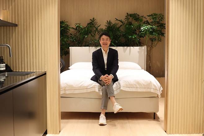 김태욱 아이패밀리에스씨 대표가 포즈를 취하고 있다. [한주형 기자]