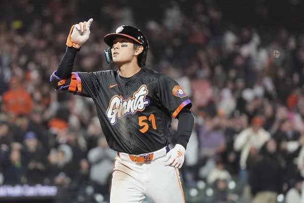 이정후는 8회 스리런 홈런을 때렸다. 사진= AP= 연합뉴스 제공