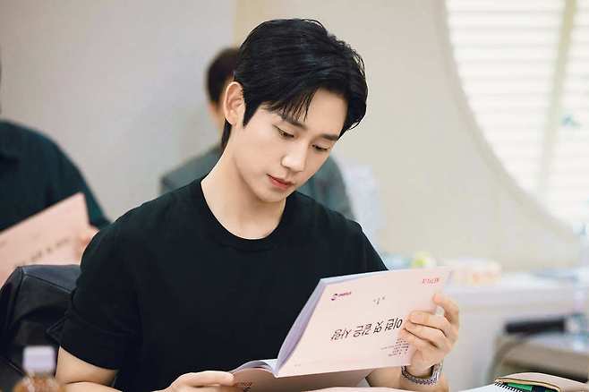 넷플릭스 ‘이런 엿 같은 사랑’ 제공