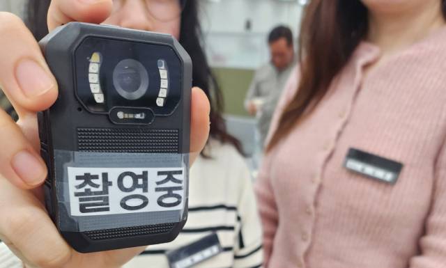 파주시 민원실 직원 보호 장비. 사진 제공=파주시