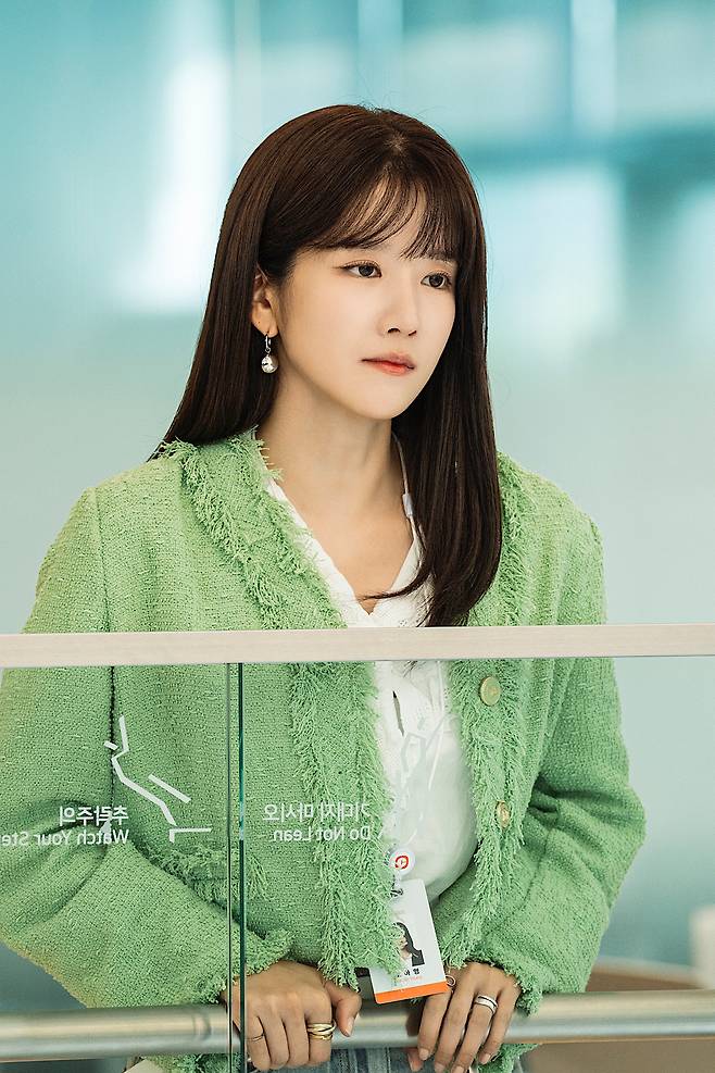 tvN 드라마 ‘이혼보험’에서 손해사정사 조아영 역으로 출연한 배우 추소 연기장면. 사진 tvN