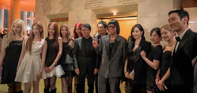 A2O MAY, 이수만 프로듀서, Dumbfoundead, Anderson Pak, Tiffany, Sunny, 효연, 최시원