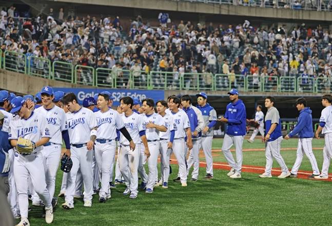 13일 경기를 승리한 삼성 선수단. /사진=삼성 라이온즈