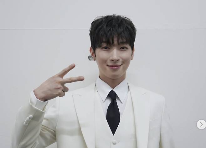 박강현. 사진|유메이크컴퍼니 SNS