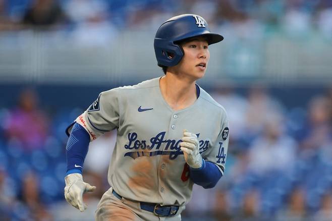 미국 메이저리그 LA 다저스에서 뛰고 있는 김혜성이 14일(한국시간) 미국 캘리포니아주 로스앤젤레스의 다저스타디움에서 열린 2025 메이저리그 애슬레틱스와 홈 경기에서 1타수 무안타를 기록했다. 사진 연합뉴스