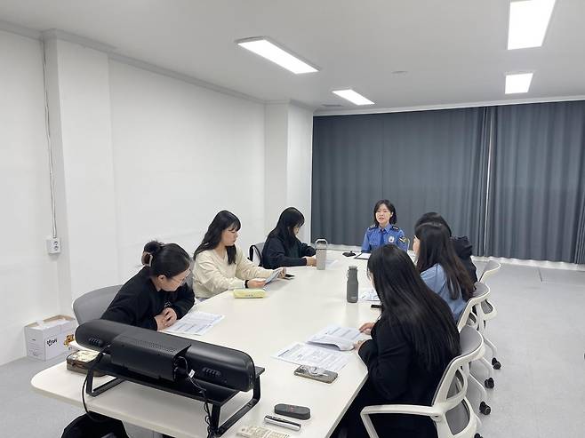 속초해경 청년인턴 오리엔테이션 [속초해양경찰서 제공. 재판매 및 DB 금지]