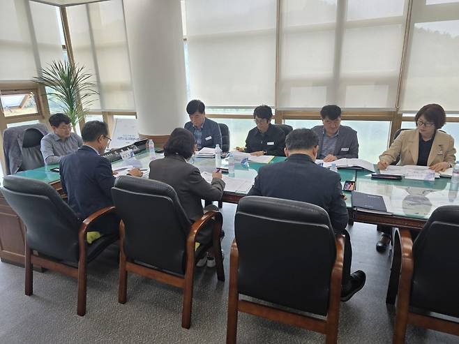 사천공항 활성화 실무추진단 회의 [경남 사천시 제공. 재판매 및 DB 금지]