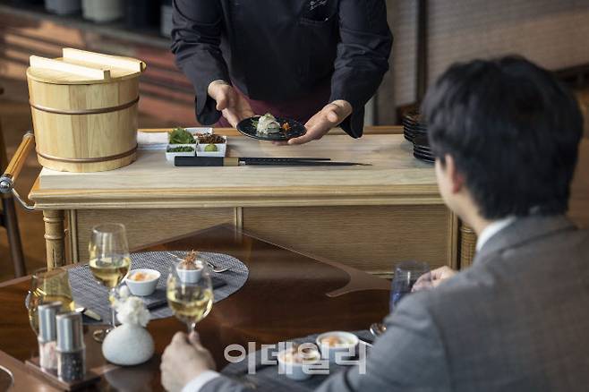 페어몬트 서울 스펙트럼  ‘스시·디저트 게리동 서비스’ (사진=페어몬트 서울)