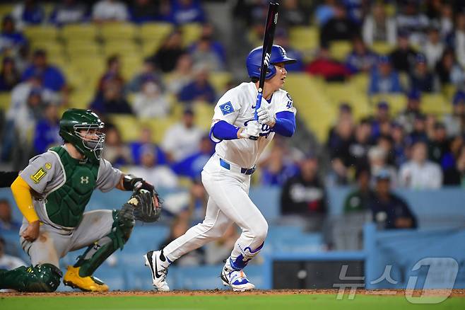 김혜성이 15일(한국시간) 열린 애슬레틱스-LA 다저스전에서 메이저리그 데뷔 홈런을 터뜨렸다. ⓒ 로이터=뉴스1