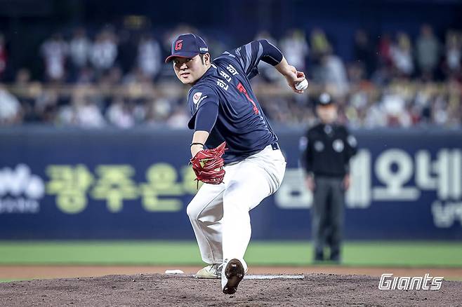 롯데 한현희가 14일 광주-기아 챔피언스 필드에서 열린 2025 KBO리그 KIA전에 선발 등판해 역투하고 있다. 사진 | 롯데 자이언츠
