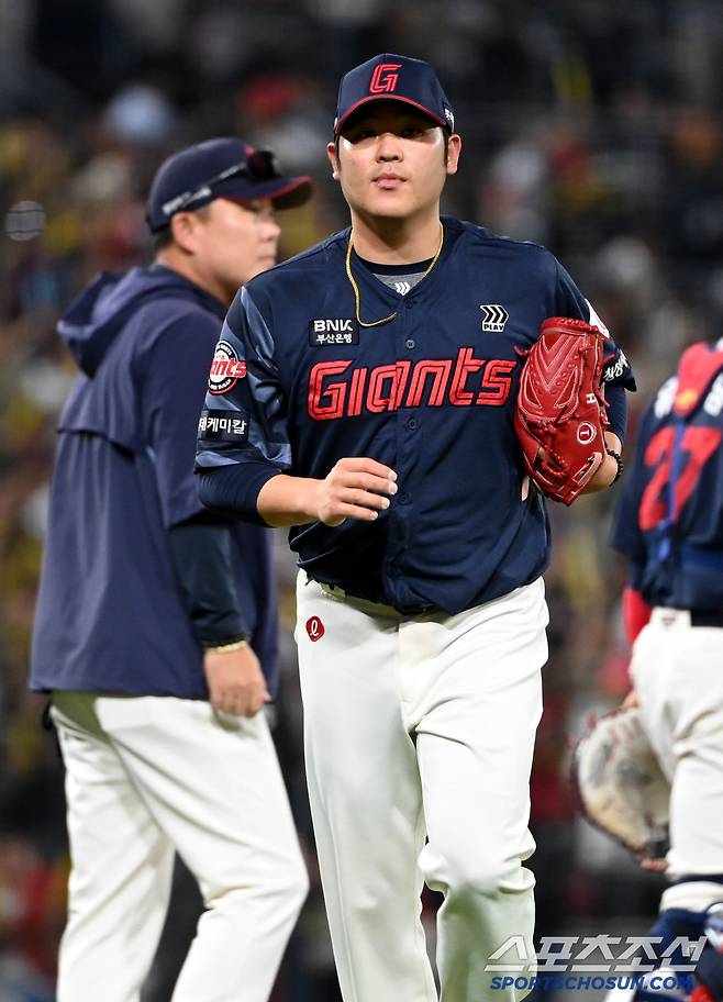 14일 광주KIA챔피언스필드에서 열린 롯데와 KIA의 경기, 5회말 롯데 한현희가 마운드를 내려가고 있다. 광주=허상욱 기자wook@sportschosun.com/2025.05.14/