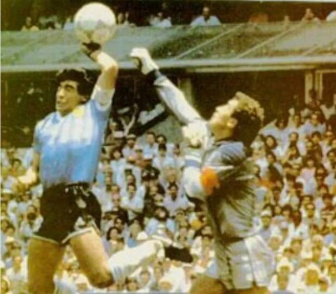 신의손.jpg 현실반영을 너무 잘해서 논란인 마라도나 게임 스탯 ㄸㄷㄷㄷㄷㄷ