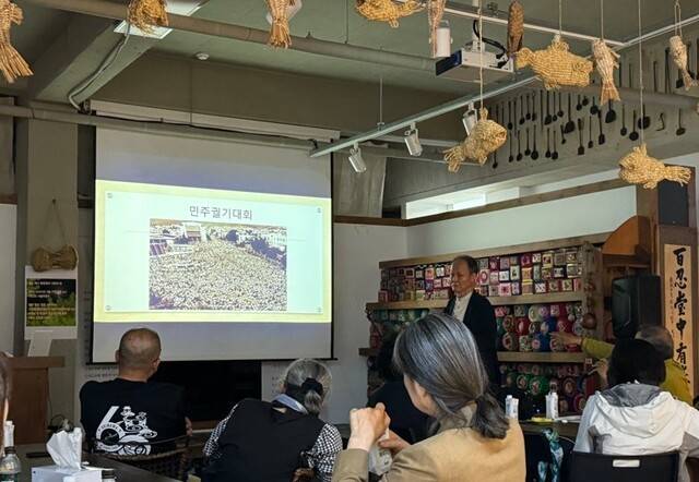 오수성 전남대 명예교수(전 광주트라우마센터장)가 지난해 5월 광주 비움박물관에서 5·18항쟁의 역사를 이야기하고 있다. 참배움터 제공