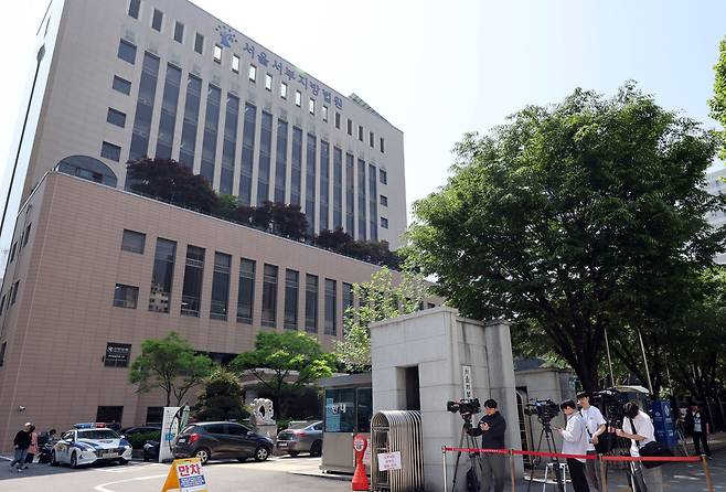 2025년 5월14일, 서울서부지법 폭동 사태 피의자 1심 선고를 앞둔 서부지법 앞. 연합뉴스