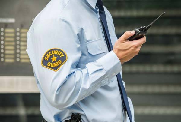 중국의 한 60대 경비원이 근무 중 여자 친구와 성관계를 하다 사망한 사건이 법원에서 ‘산업재해’로 인정받았다. /사진=게티이미지뱅크