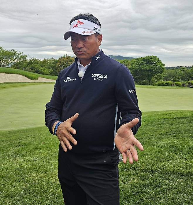 인터뷰에 응하고 있는 최경주.&nbsp; &nbsp; &nbsp; &nbsp; 사진=이은경 기자