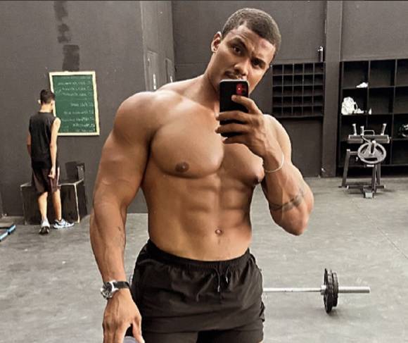 라질의 보디빌더이자 두 자녀의 아버지인 완더르송 다 실바 모레이라(30)가 보디빌더 대회 참가 직후 심정지로 쓰러져 숨졌다. 사진은 모레이라의 생전 모습. [사진=완더르송 다 실바 모레이라 인스타그램]