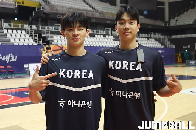 ▲이상백배 남자농구대표팀 가드 강성욱(좌)-이주영(우)