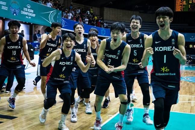 ▲2022 FIBA U18 아시아선수권대회 우승 주역이었던 이주영과 강성욱