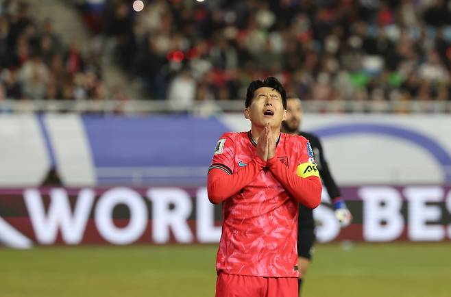 지난 3월 경기도 수원시 수원월드컵경기장에서 열린 2026 북중미 월드컵 아시아 3차 예선 B조 8차전 대한민국과 요르단의 경기. 손흥민이 슛을 실패한 후 아쉬워하고 있다. /사진=연합뉴스