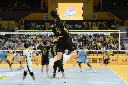 의정부체육관에서 진행된 2024-2025시즌 KB손보의 우리카드와 홈 개막전 장면. 사진[연합뉴스]