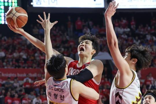 가자 다시 창원으로'. 사진[연합뉴스]