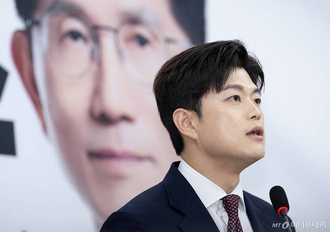 (서울=뉴스1) 이재명 기자 = 김용태 국민의힘 신임 비상대책위원장이 15일 오후 서울 여의도 국회에서 열린 기자간담회에서 발언을 하고 있다. 2025.5.15/뉴스1  Copyright (C) 뉴스1. All rights reserved. 무단 전재 및 재배포,  AI학습 이용 금지. /사진=(서울=뉴스1) 이재명 기자