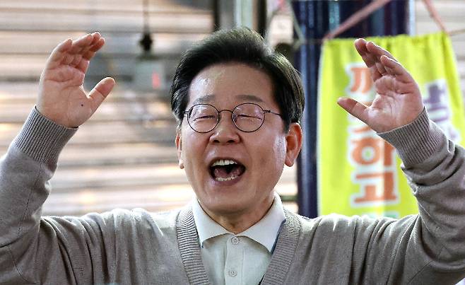 사진은 지난 9일 경북 영천 영천공설시장에서 즉흥 연설 중인 이재명 후보. /사진=뉴시스