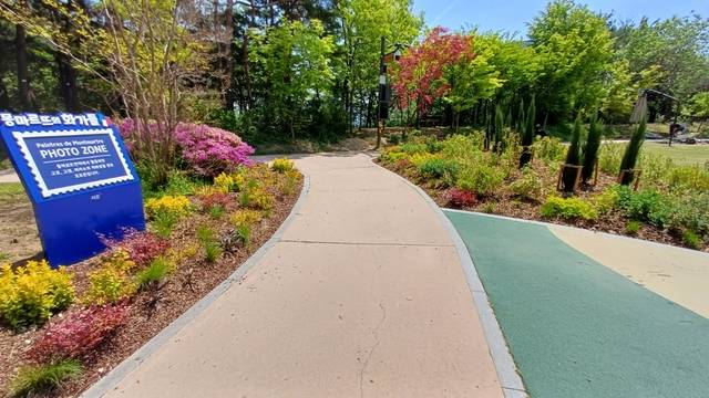 서울 서초구의 몽마르뜨공원 매력정원. 서초구청 제공