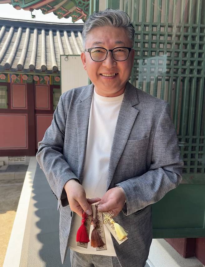 박형민 매듭장 이수자. 이정아 기자