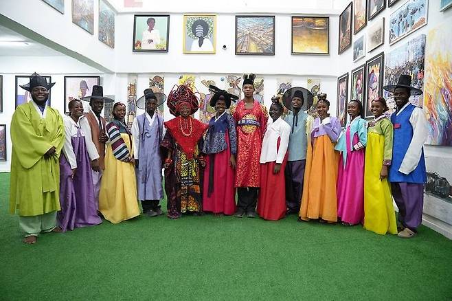 ‘예술 입은 한복’전 개막 *재판매 및 DB 금지