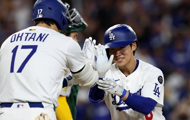 LA 다저스 김혜성(오른쪽)과 오타니 쇼헤이. 로이터=연합뉴스
