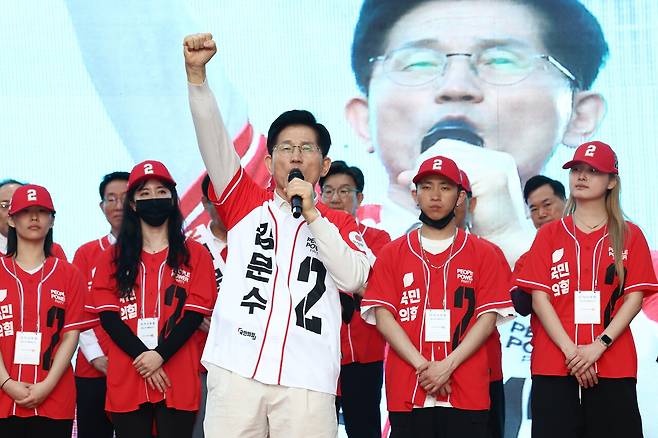 김문수 후보가 5월12일 대구 서문시장을 찾아 지지를 호소하고 있다. ⓒ공동취재