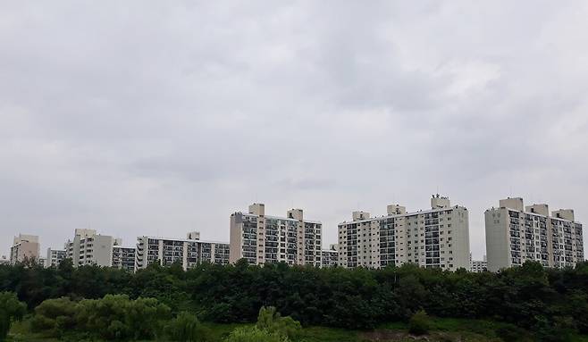정비업계에 따르면, 잠실우성 1·2·3차 재건축조합은 7일 시공사를 재입찰한 결과 GS건설의 단독 응찰로 유찰됐다. 사진은 서울 송파구 잠실우성아파트 일대 ⓒ연합뉴스