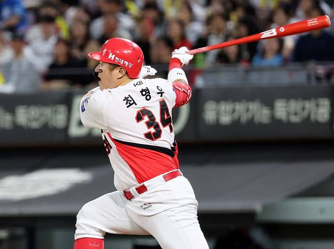 ▲ 경기 전 선수단에 집중력을 강조한 최형우는 3안타 맹타로 솔선수범하며 팀 승리를 이끌었다 ⓒ연합뉴스