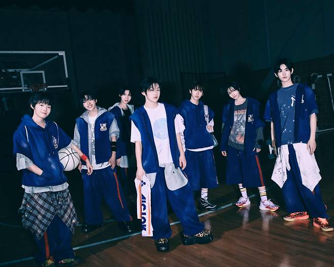 KickFlip 미니 2집 'Kick Out, Flip Now!' 단체 (왼쪽부터 케이주, 아마루, 주왕, 계훈, 동현, 동화, 민제)/사진제공=JYP엔터테인먼트