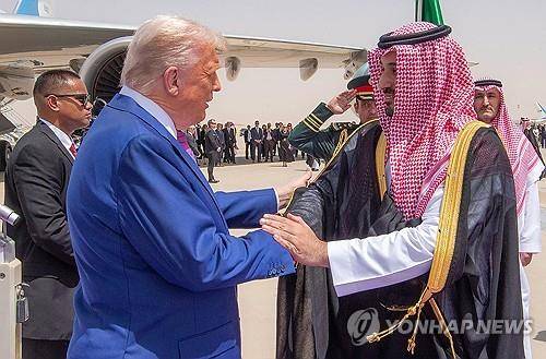 트럼프 대통령과 무함마드 빈 살만 사우디 왕세자 [UPI 연합뉴스. 재판매 및 DB 금지]
