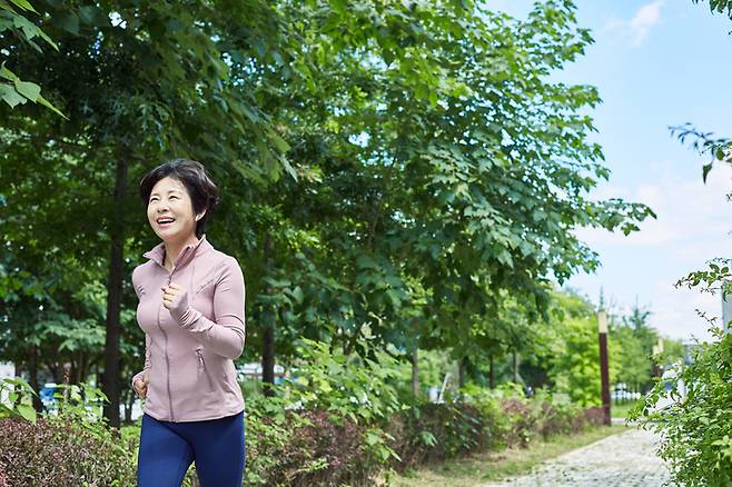 폐경기를 지난 여성은 운동 능력이 16년 정도나 젊어지는 등 오히려 몸 상태가 좋아질 수 있는 것으로 나타났다. [사진=게티이미지뱅크]