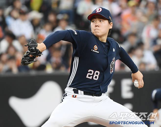 15일 대전 한화생명볼파크에서 열린 두산-한화전. 선발투수 최승용이 투구하고 있다. 대전=정재근 기자 cjg@sportschosun.com/2025..5.15/