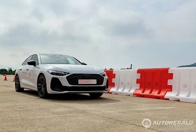 아우디 코리아가&nbsp; PPC 플랫폼을 최초 탑재한 3세대 아우디 뉴 A5를 15일 국내 시장에 첫 공개했다. (오토헤럴드 김흥식 기자. 이하 같음)