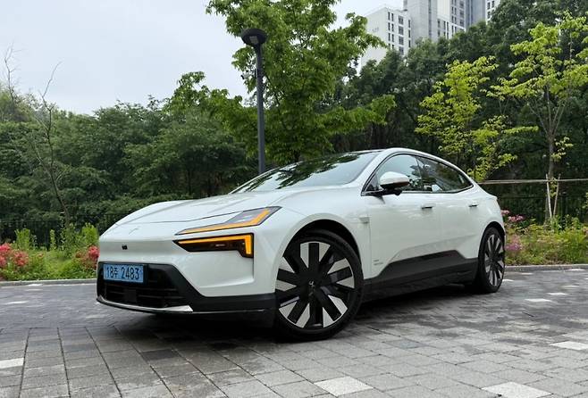 폴스타4 싱글모터 롱레인지 사진=육동윤 글로벌이코노믹 기자