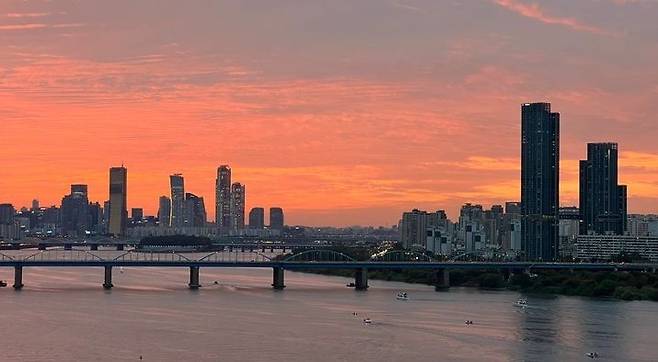 서울 서초구 반포동에 있는 한 아파트에서 바라본 한강뷰 사진=호갱노노 캡쳐